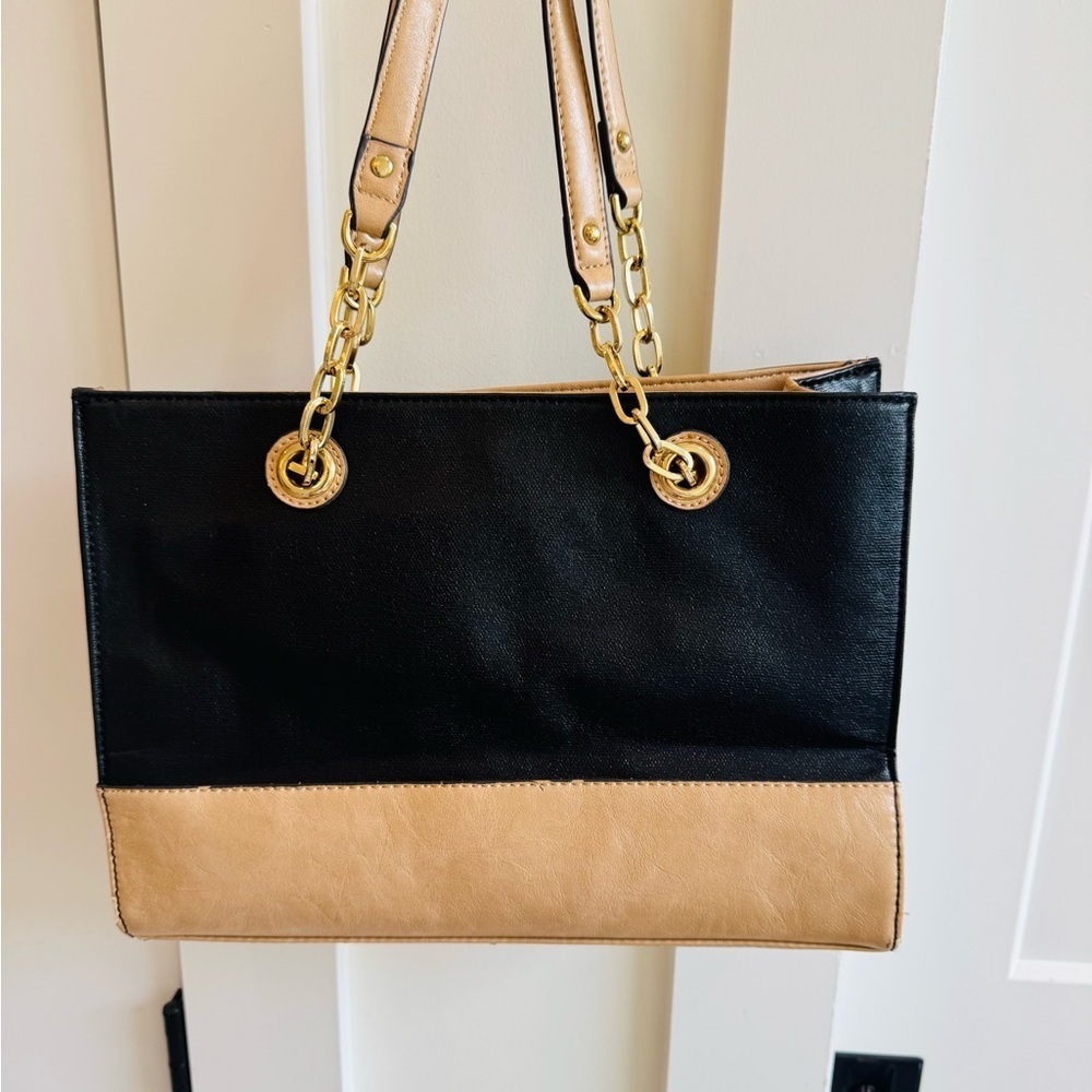 Ann Klein Black and Tan Women's Handbag - Picture 7 of 9